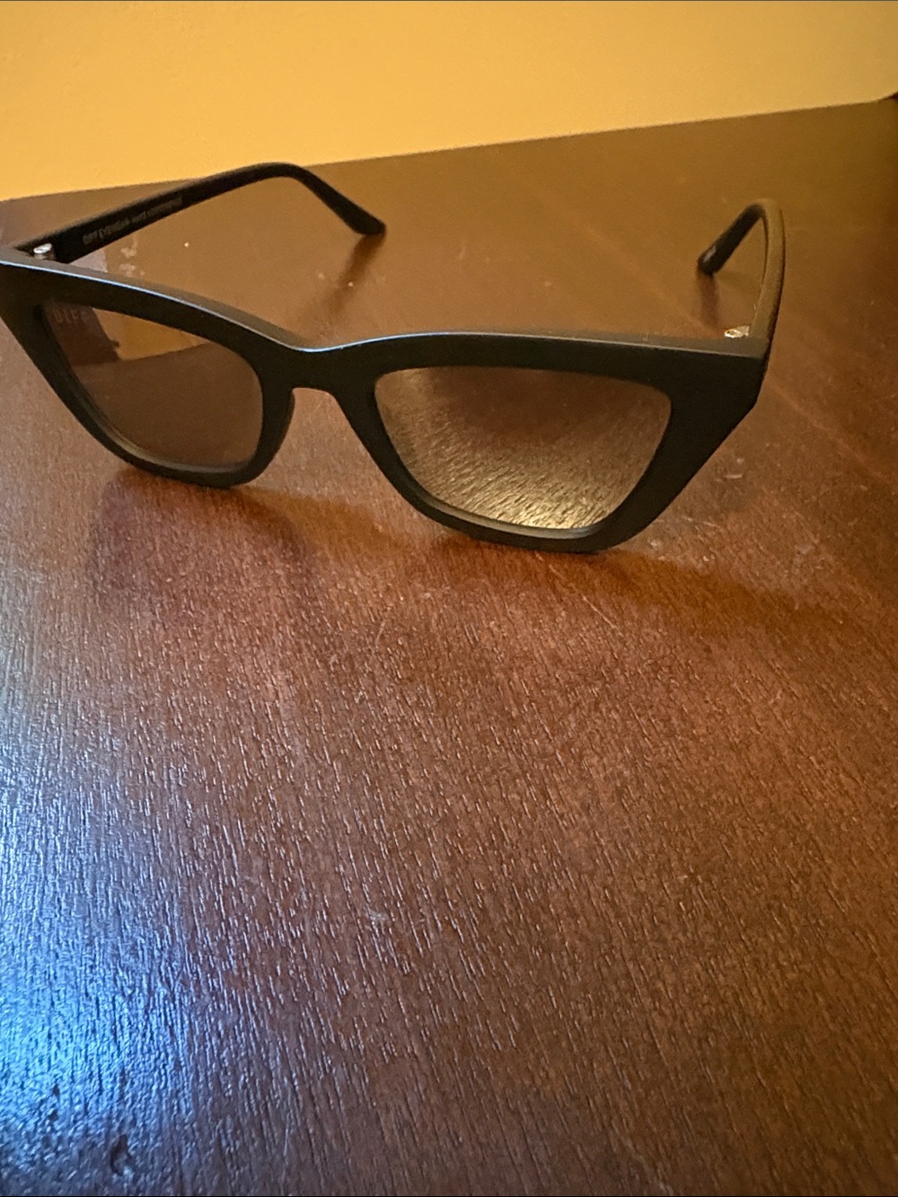 Diff Eyewear Black Cat-Eye Sunglasses